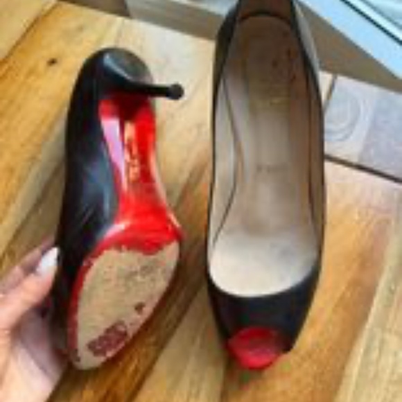 Authentic Christian Louboutin Very Prive Kid  Pump, EU 38 - Picture 2 of 2